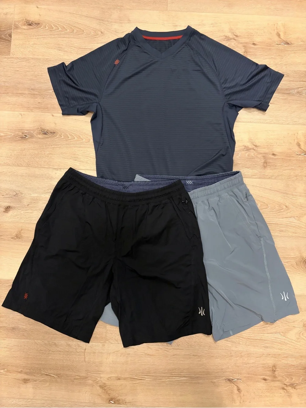 Rhône Men’s Two 9” Mako Shorts - size S and Sentry V-Neck Workout Shirt - size M
